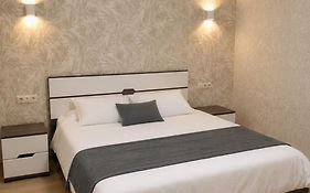 Atlant luxury Big Family Perlina Apart on Golovna поряд з ТЦ Депот